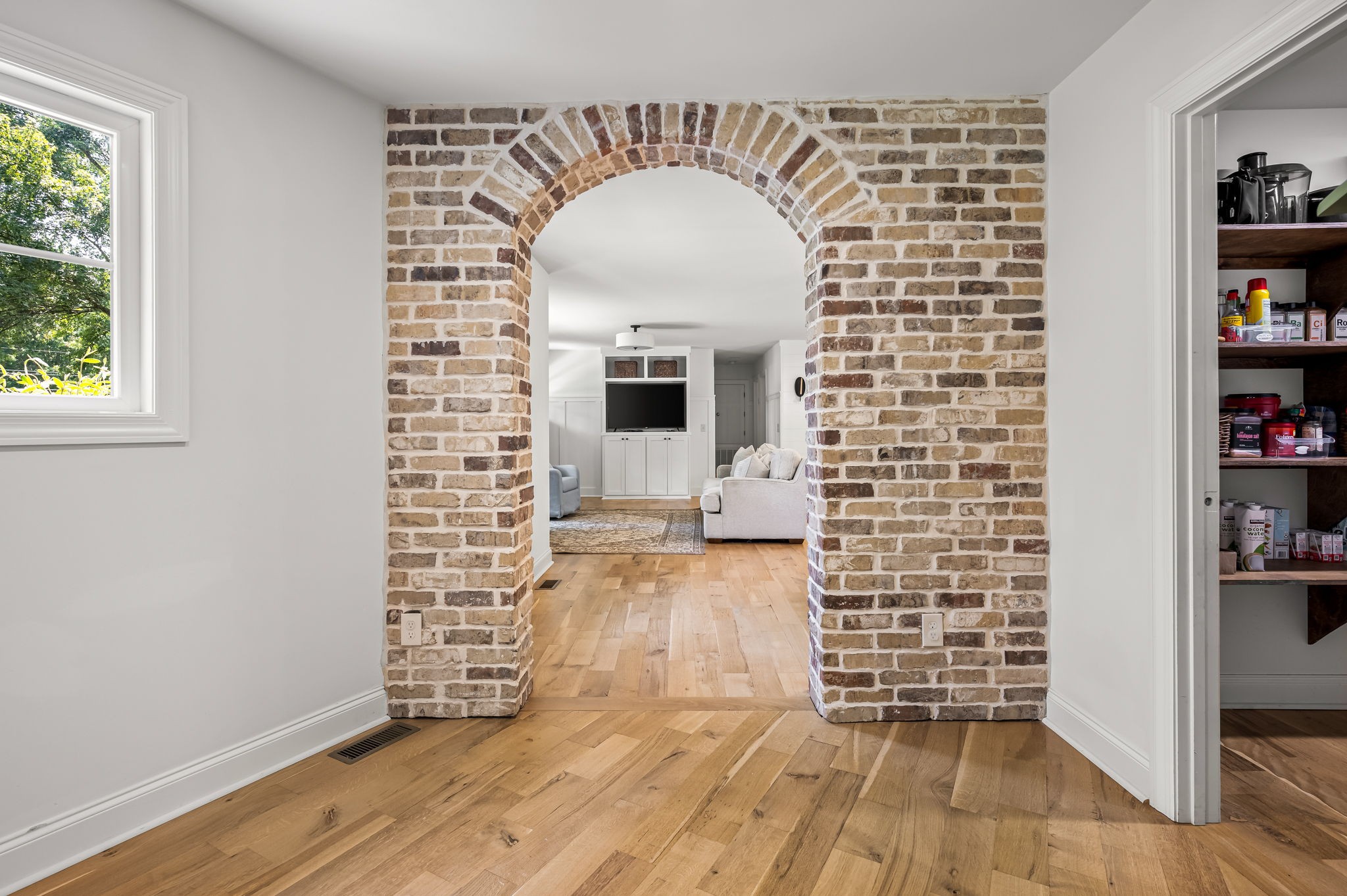 2180 Thompson Rd