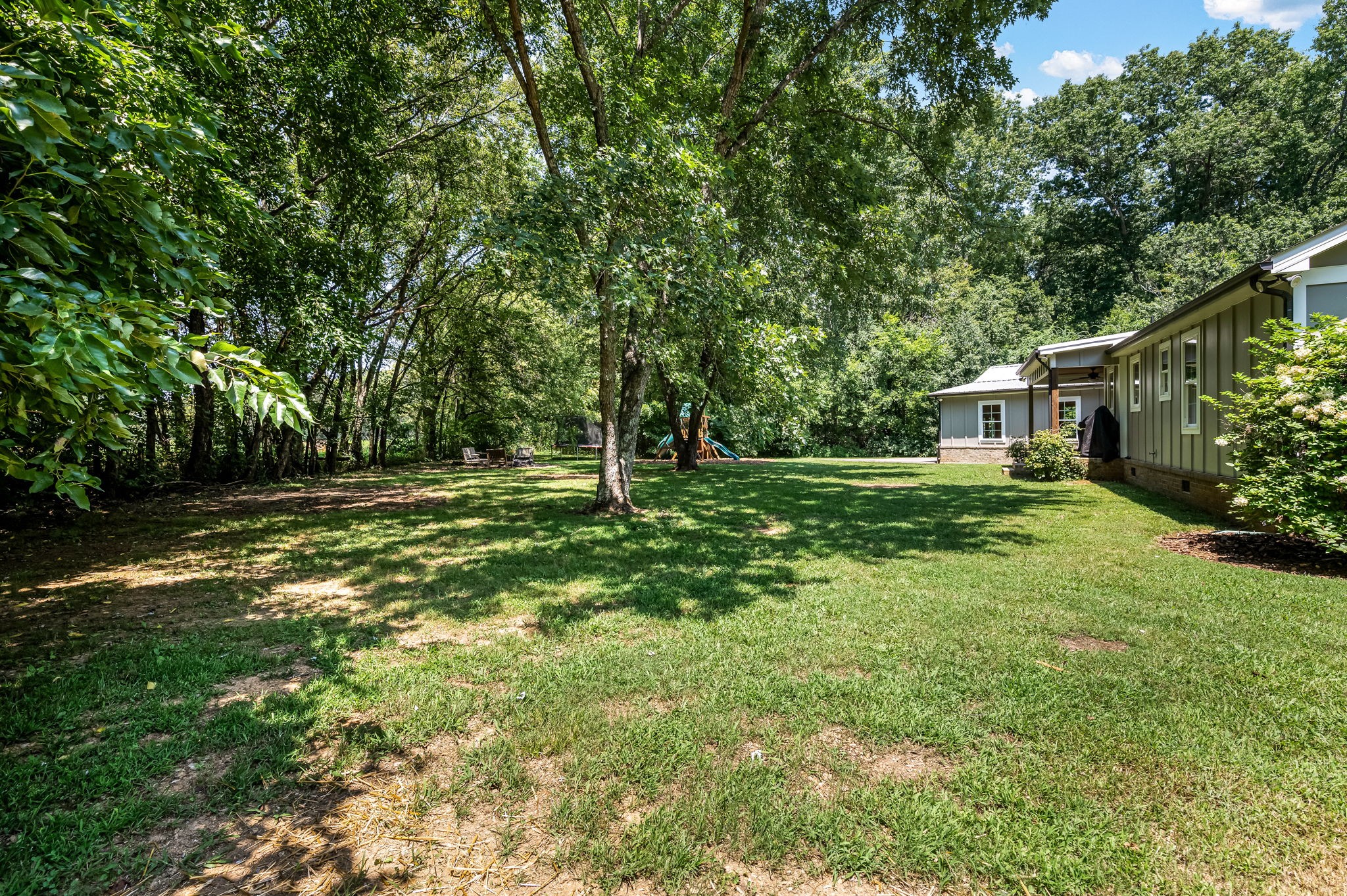 2180 Thompson Rd