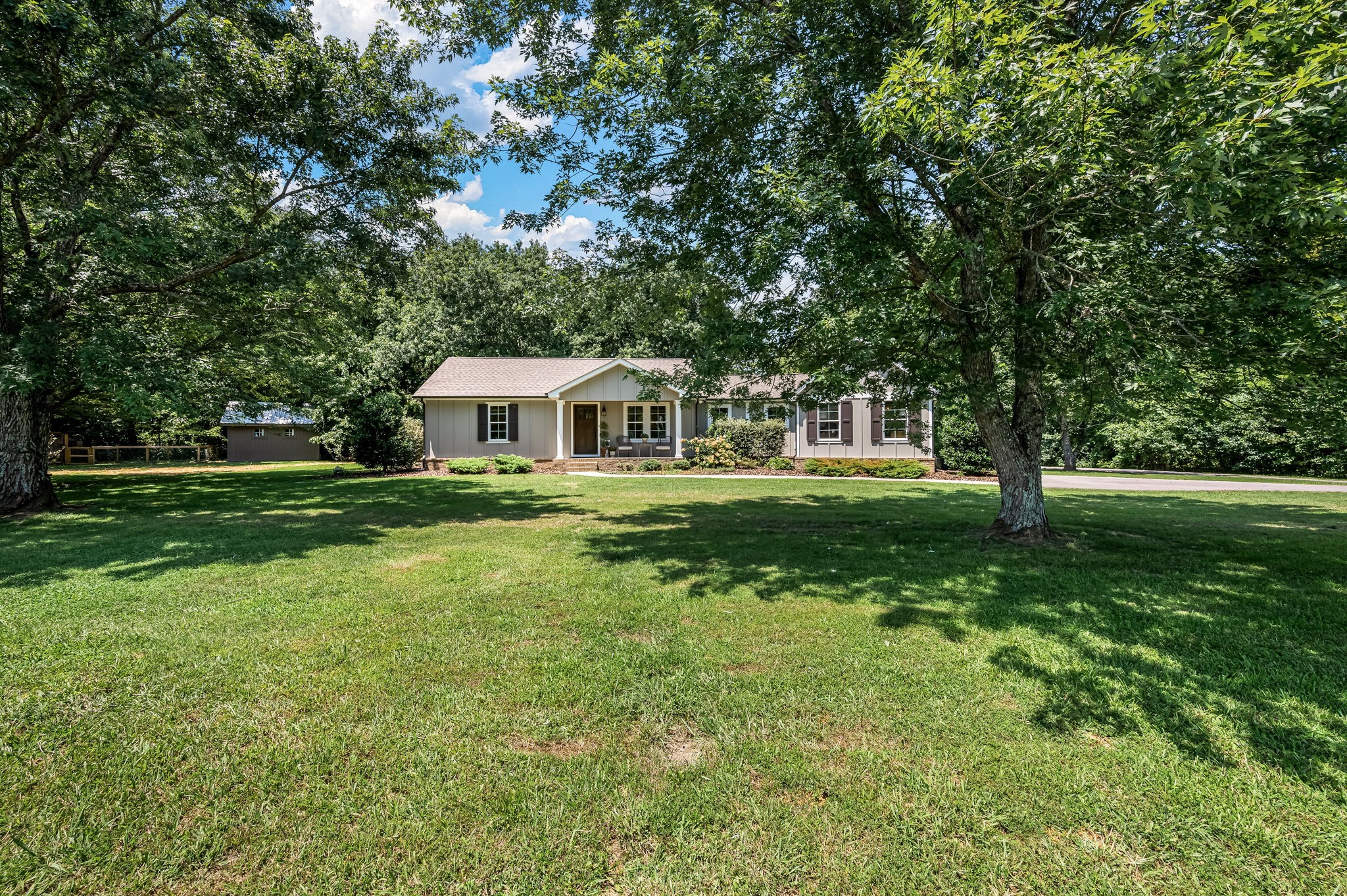 2180 Thompson Rd
