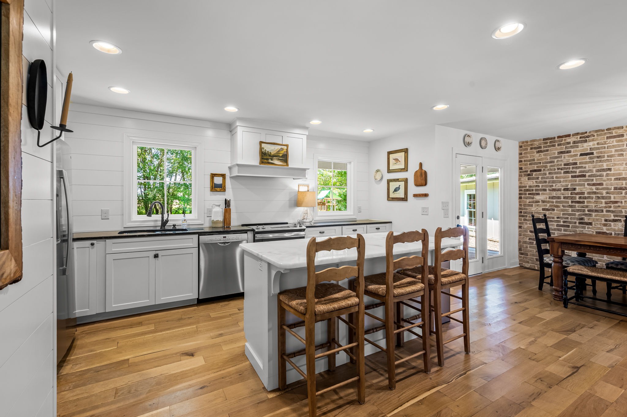 2180 Thompson Rd