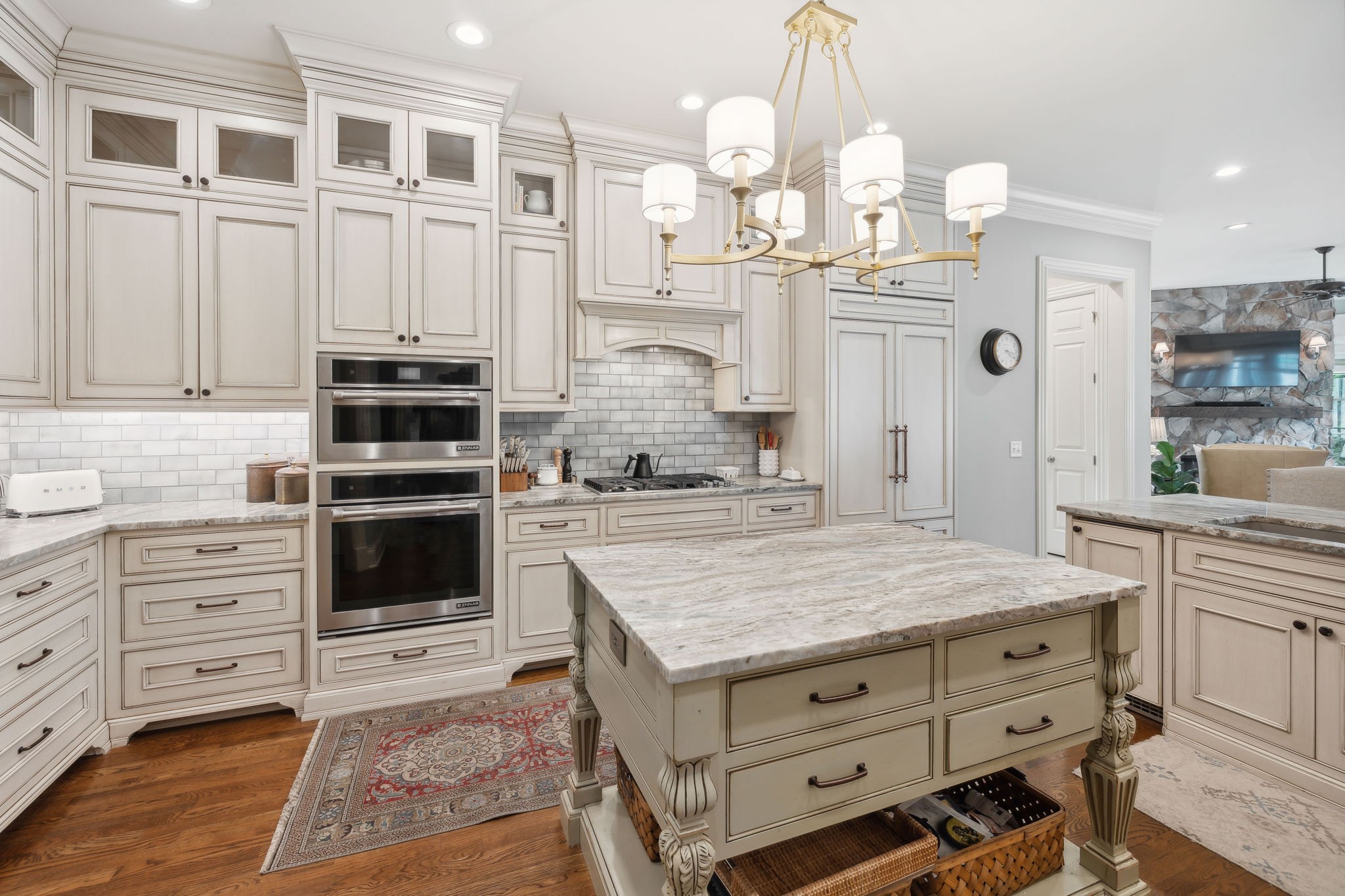 4233 Carrolton Dr