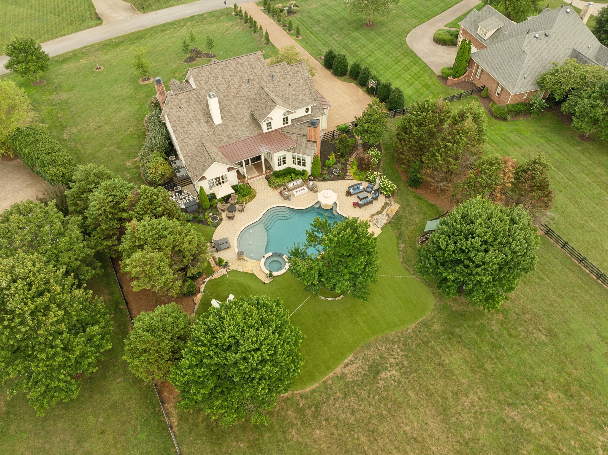 4233 Carrolton Dr