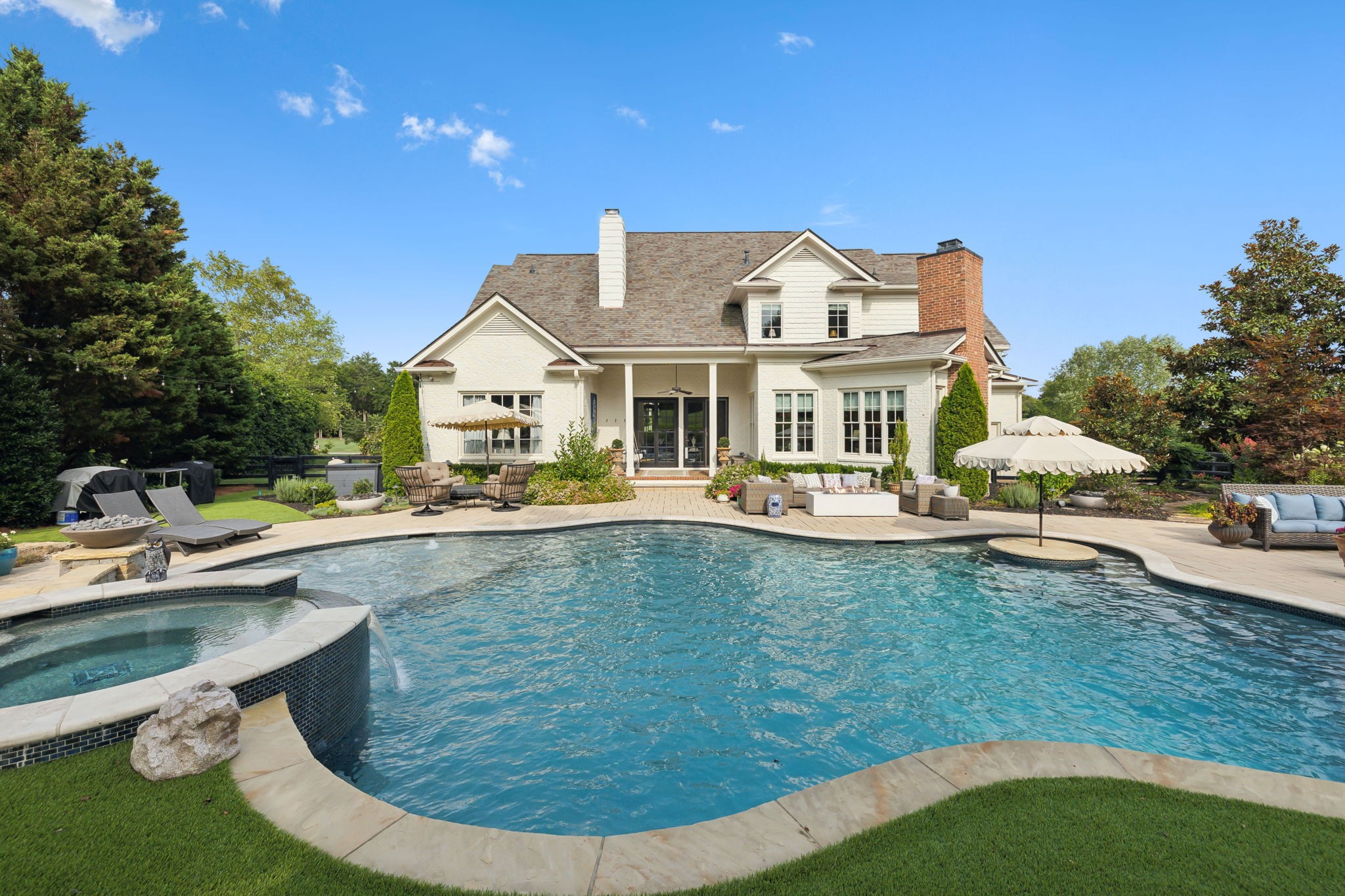 4233 Carrolton Dr