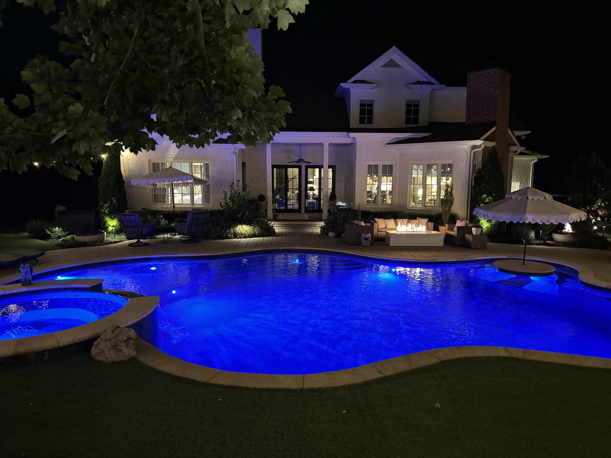 4233 Carrolton Dr