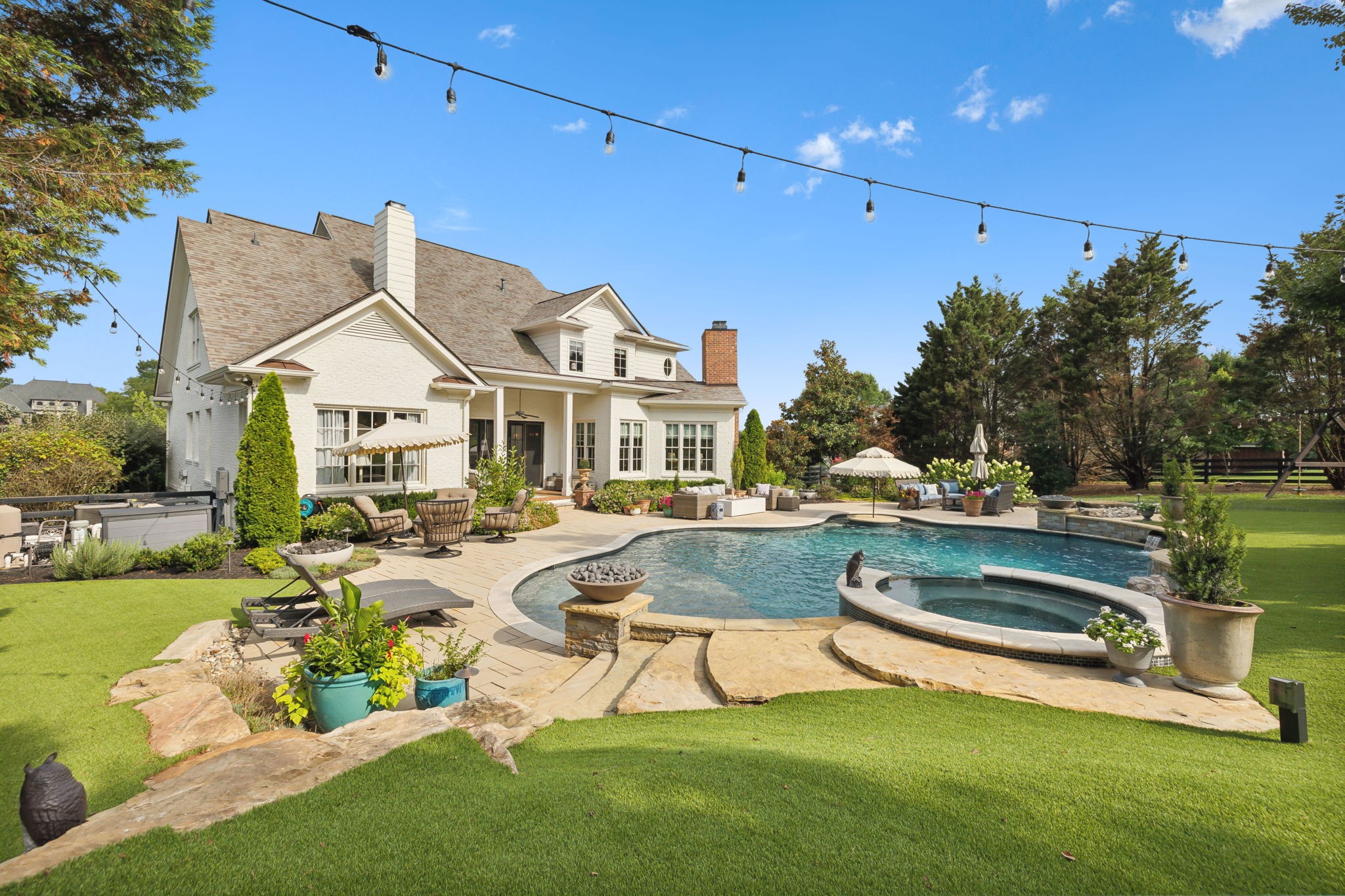 4233 Carrolton Dr