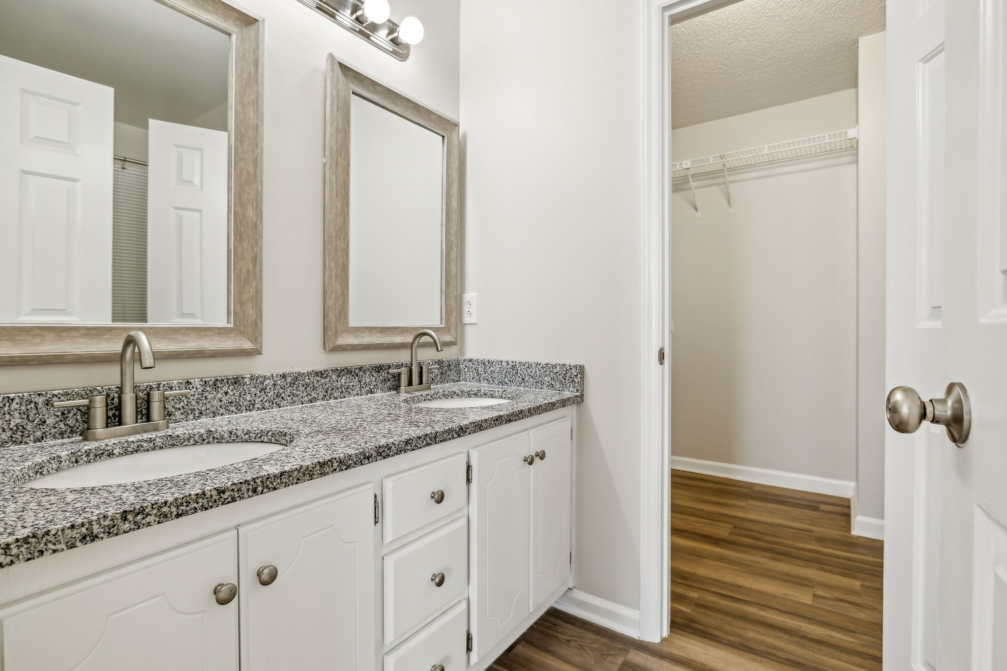 3015 Kedzie Drive