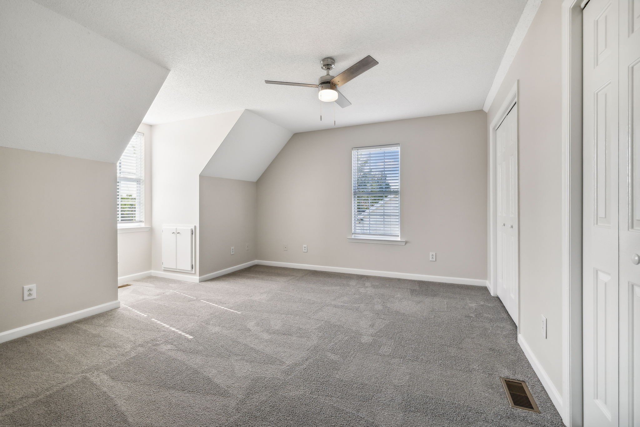 3015 Kedzie Drive