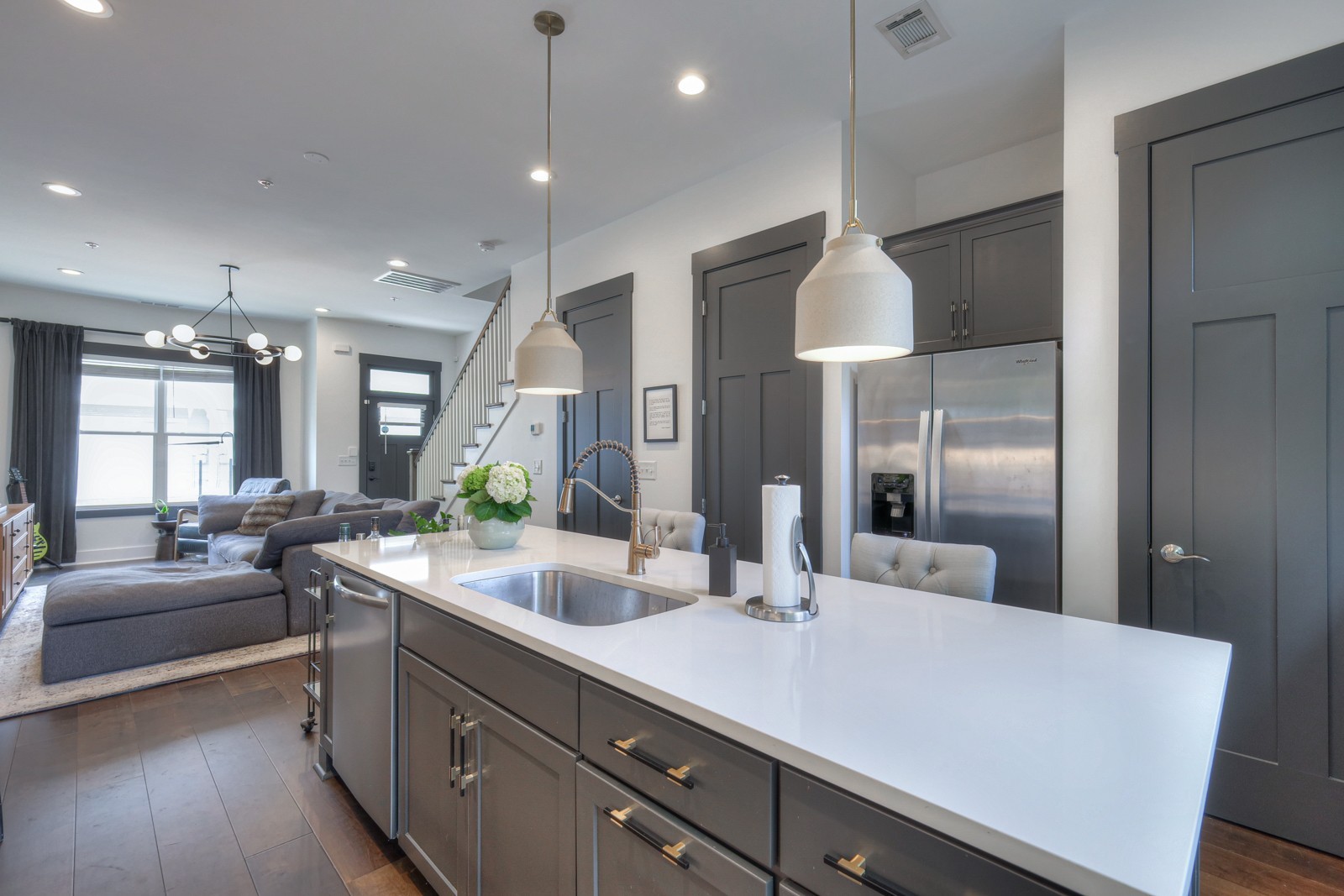 430 Merritt Ave Unit: 2