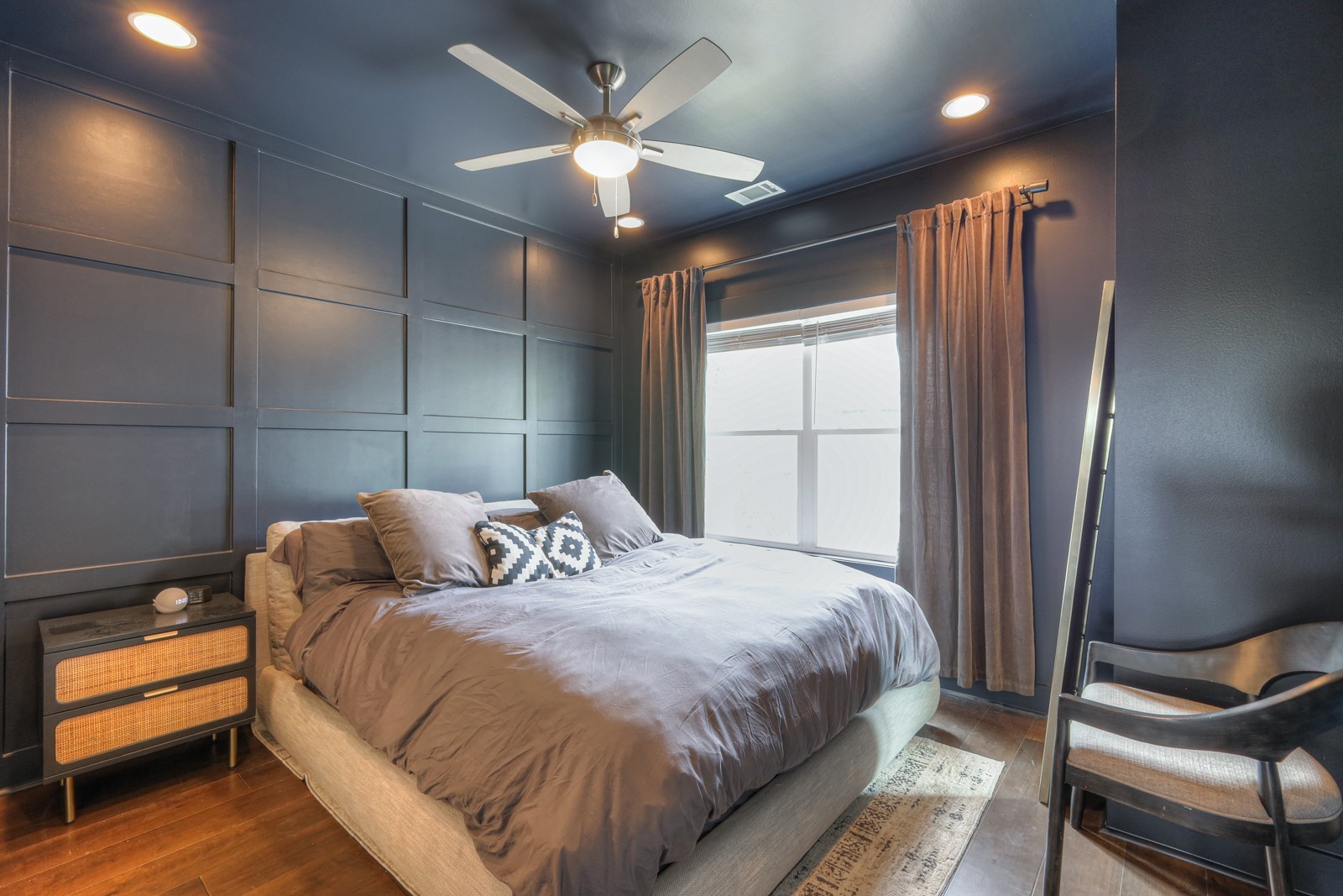 430 Merritt Ave Unit: 2