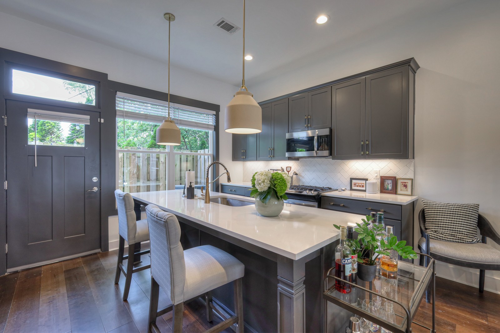 430 Merritt Ave Unit: 2