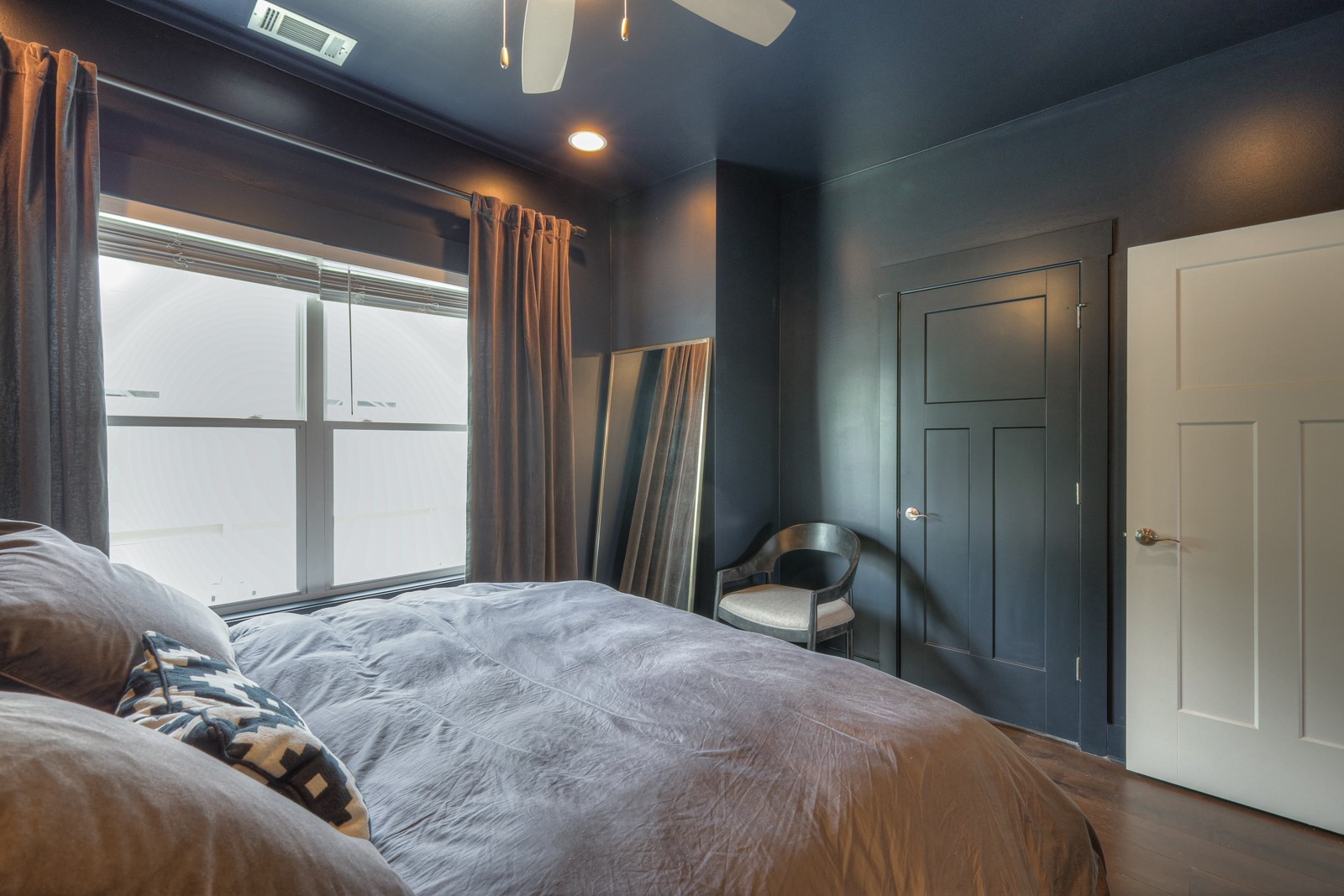 430 Merritt Ave Unit: 2