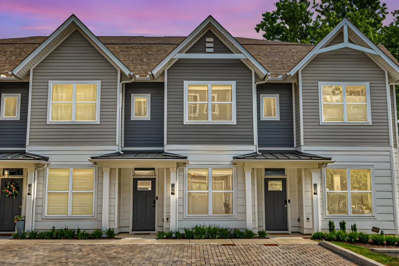 430 Merritt Ave Unit: 2
