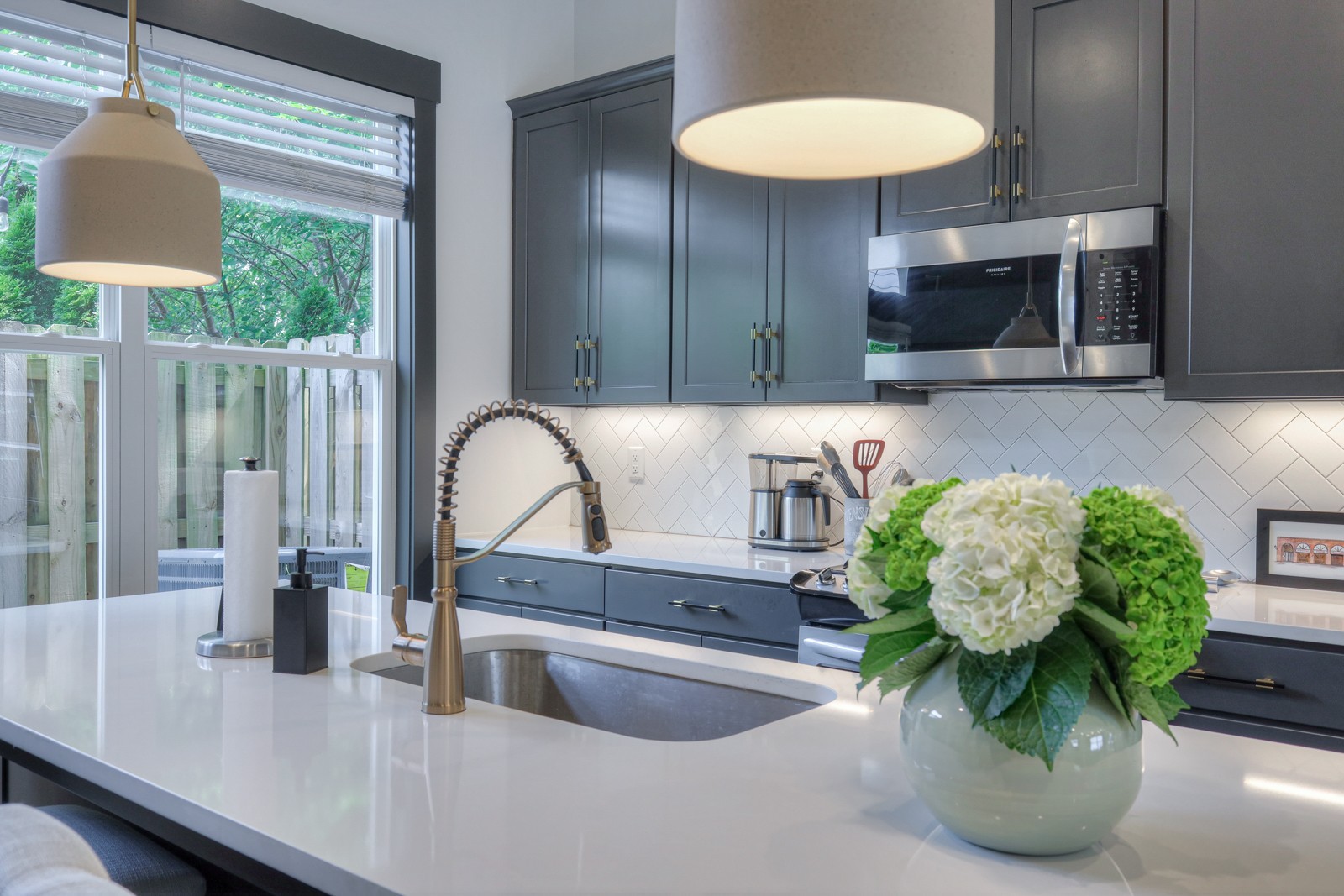 430 Merritt Ave Unit: 2
