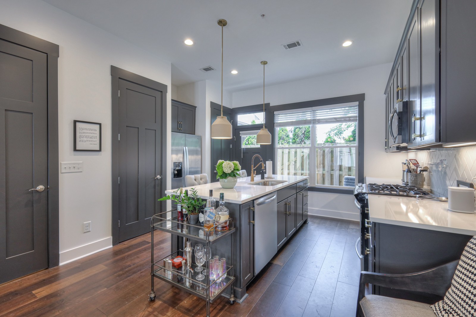 430 Merritt Ave Unit: 2