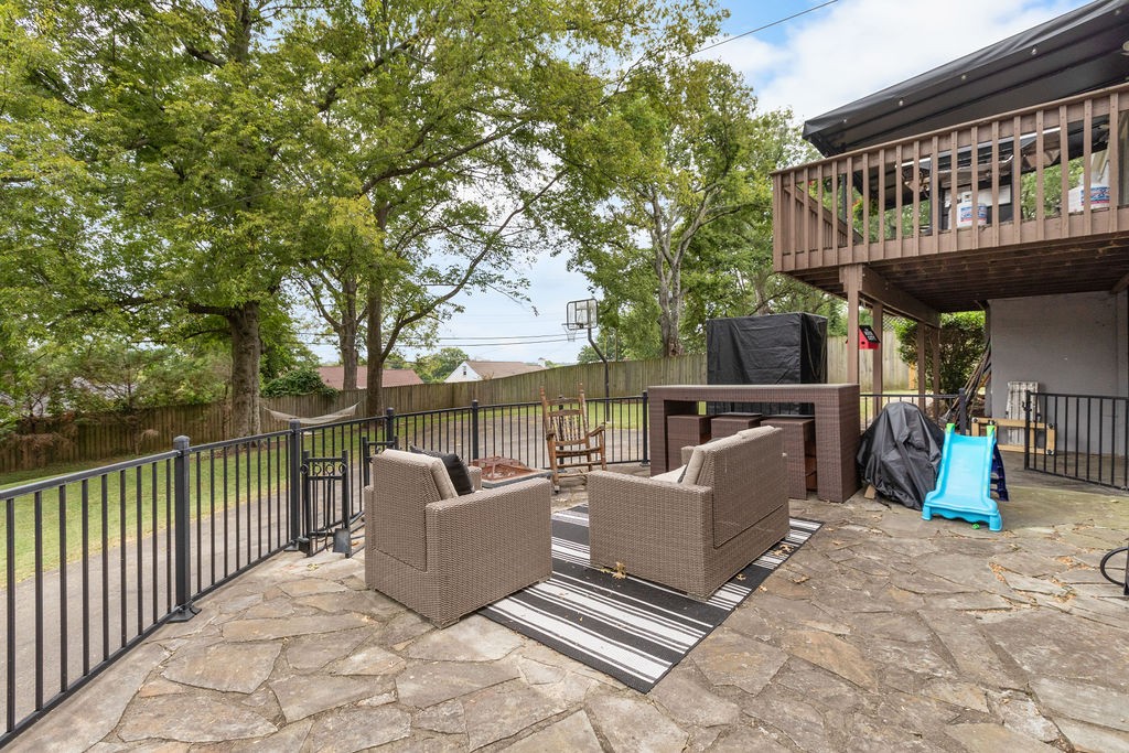 804 Neartop Dr