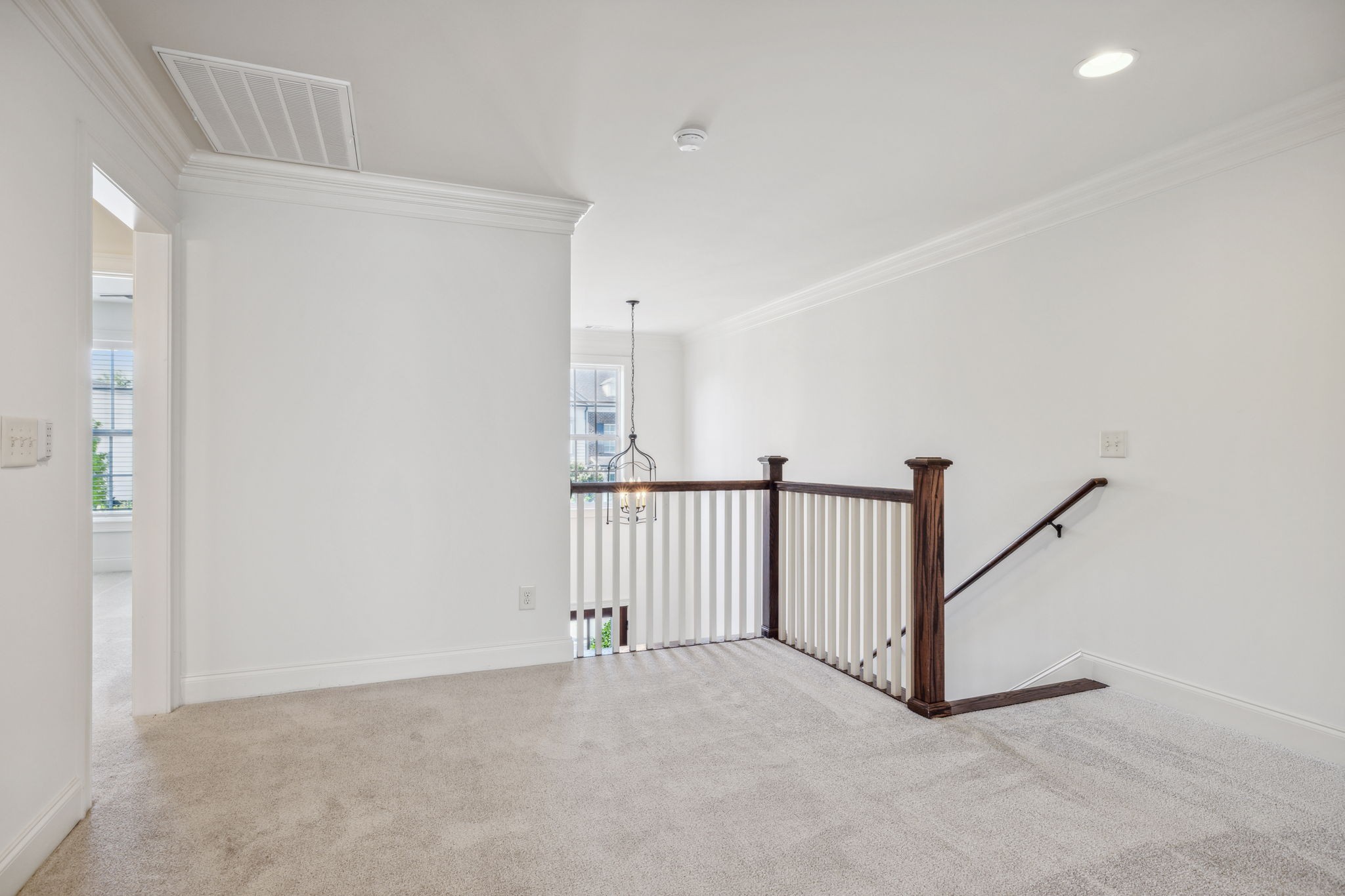 910 Jewell Ave