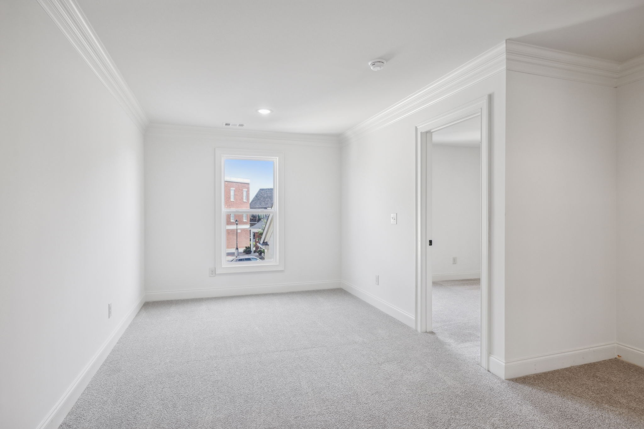 910 Jewell Ave