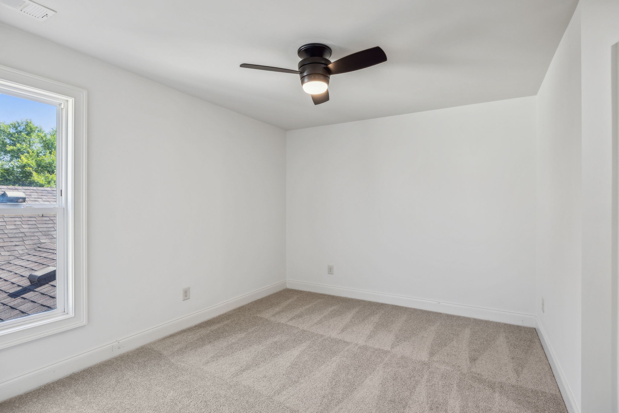 910 Jewell Ave