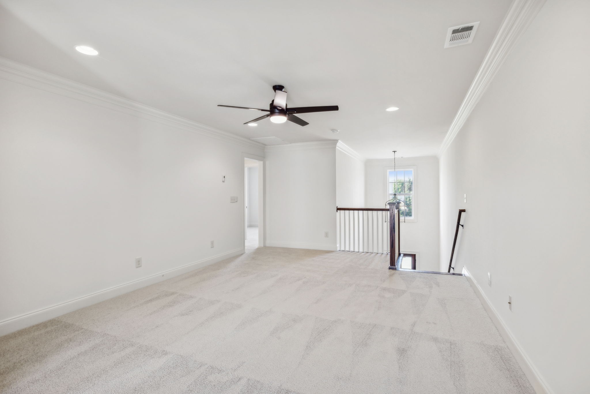 910 Jewell Ave