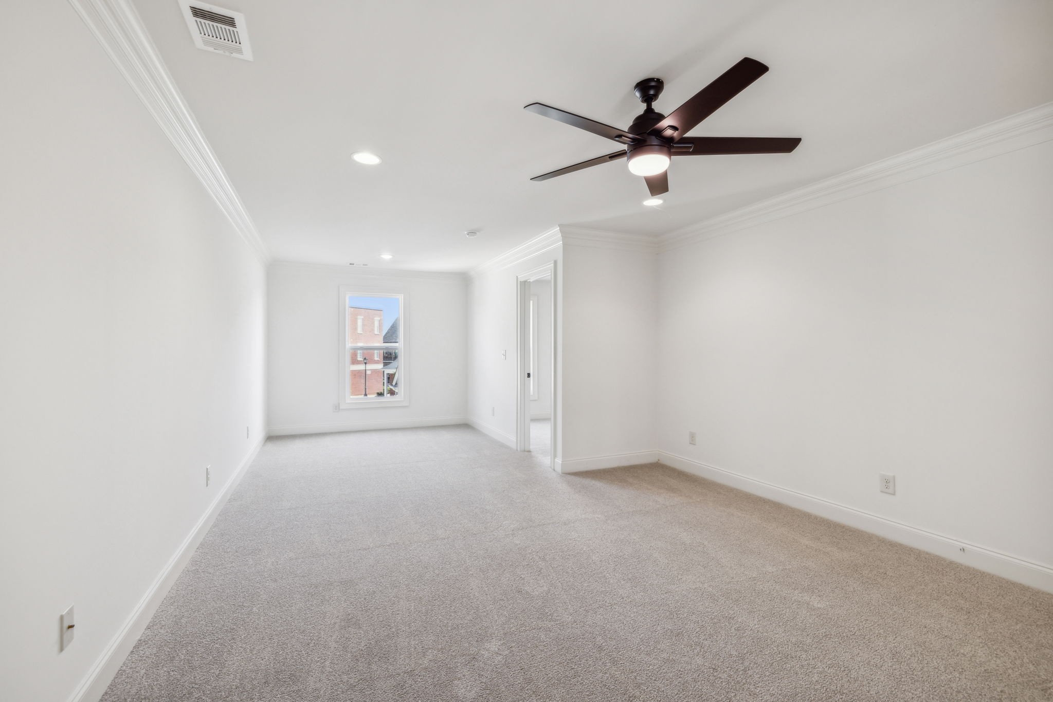 910 Jewell Ave