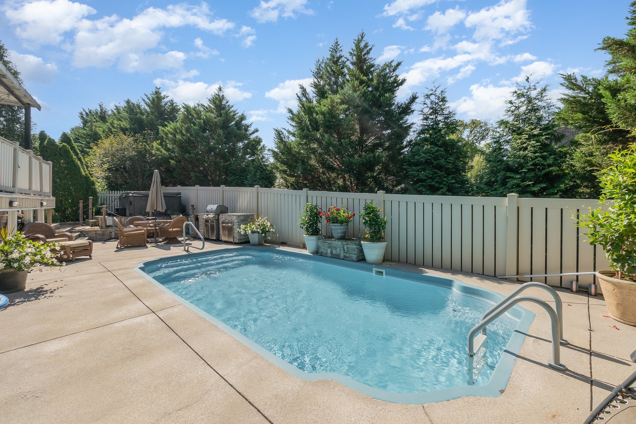 434 Creekview Dr