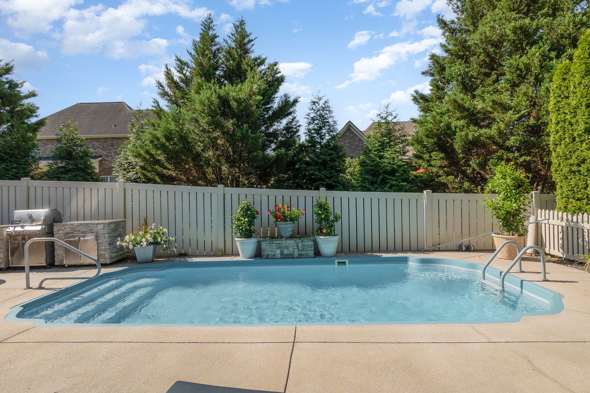 434 Creekview Dr