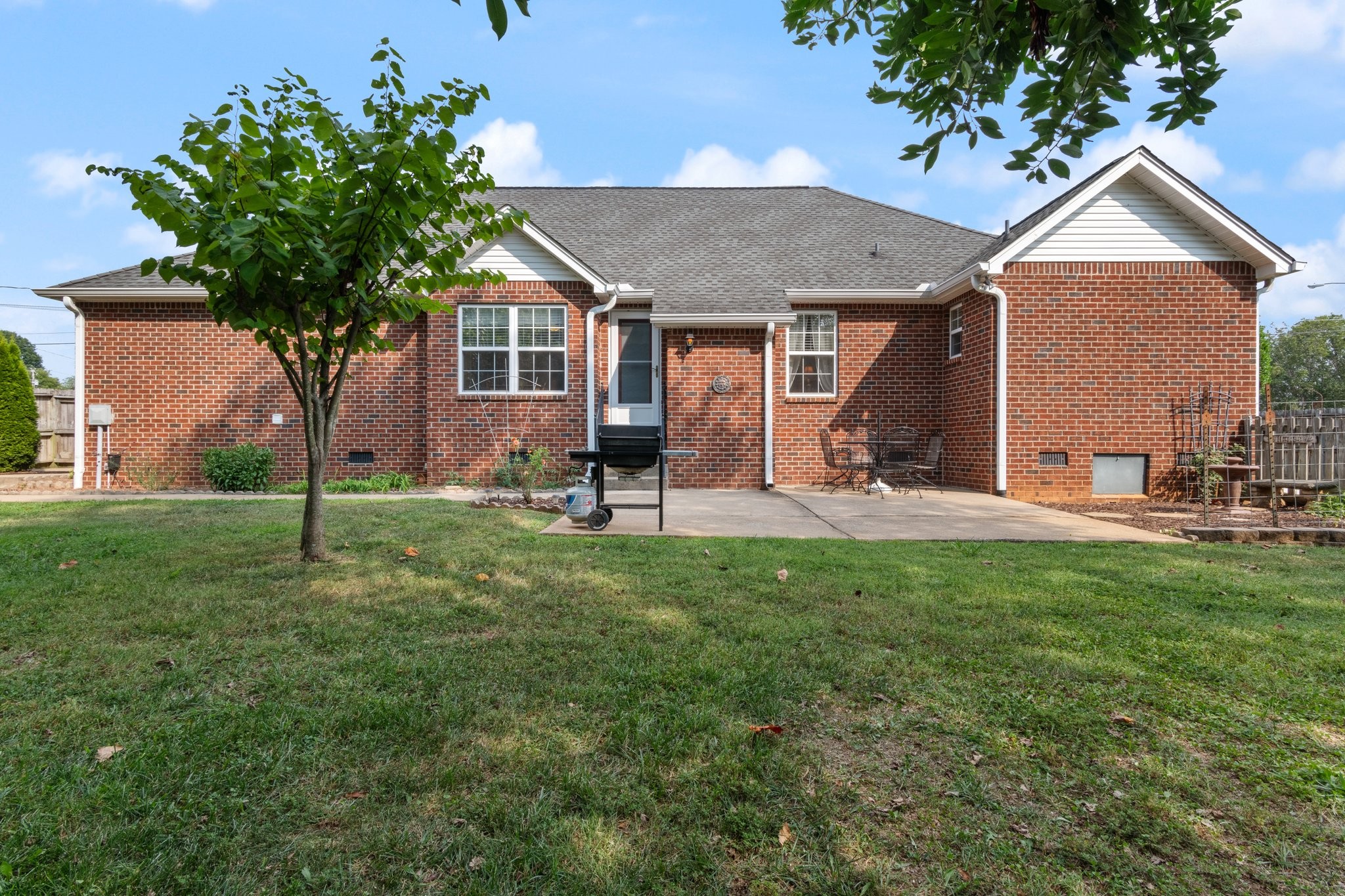 8008 Minehead Dr