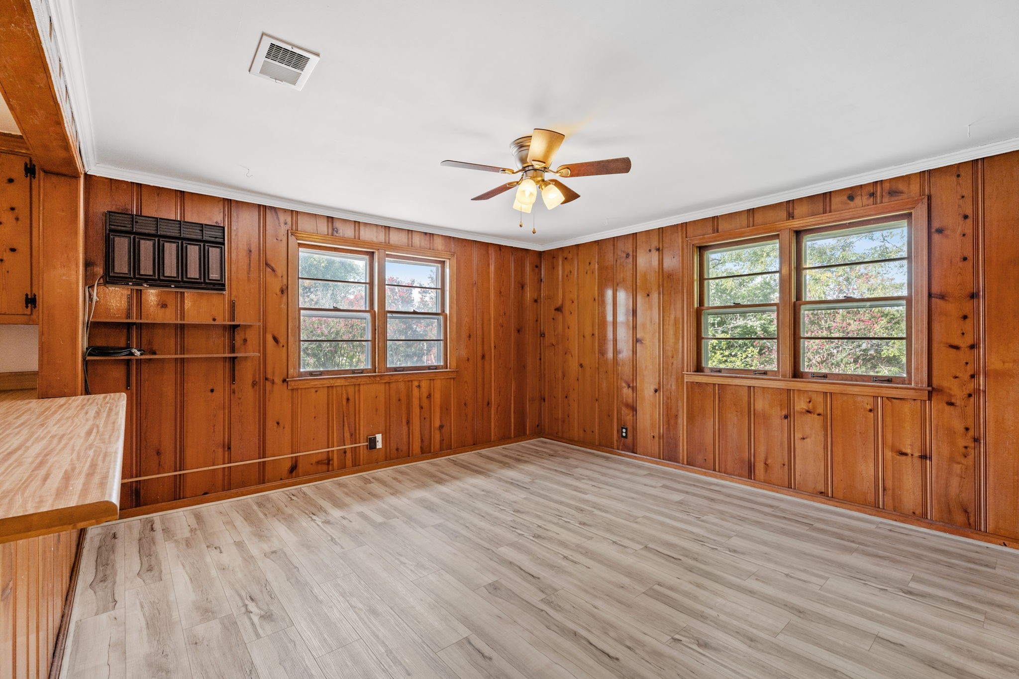 400 Farris Ave