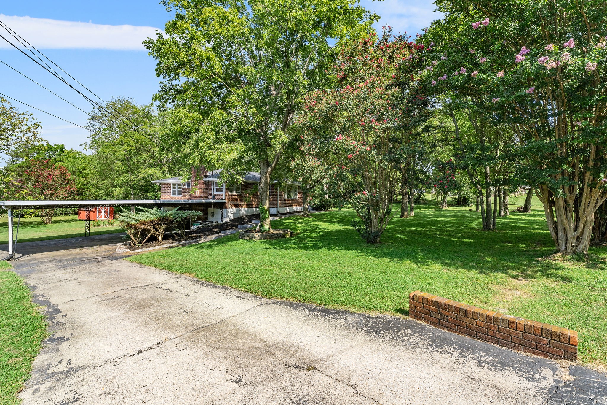 400 Farris Ave