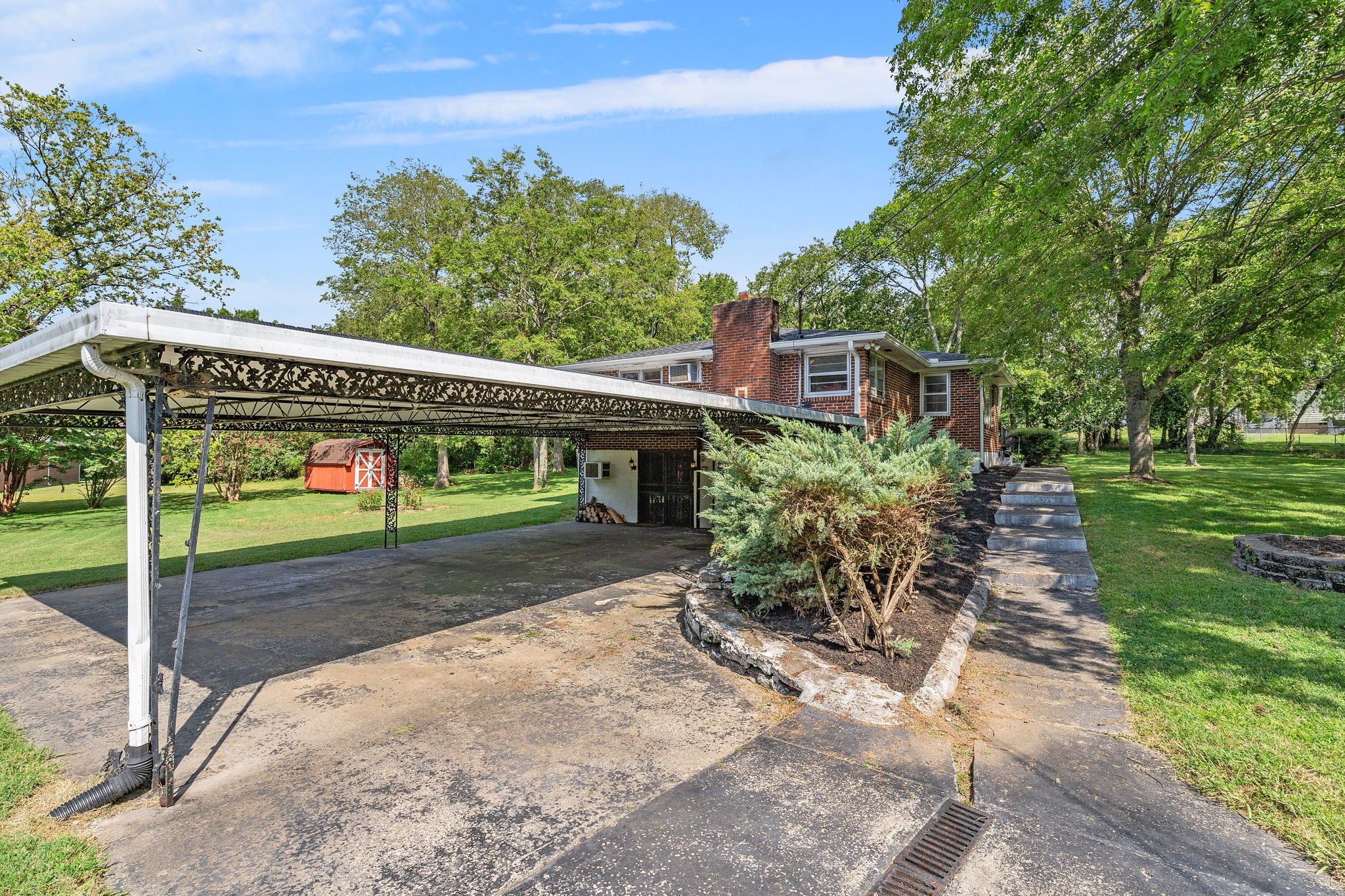 400 Farris Ave