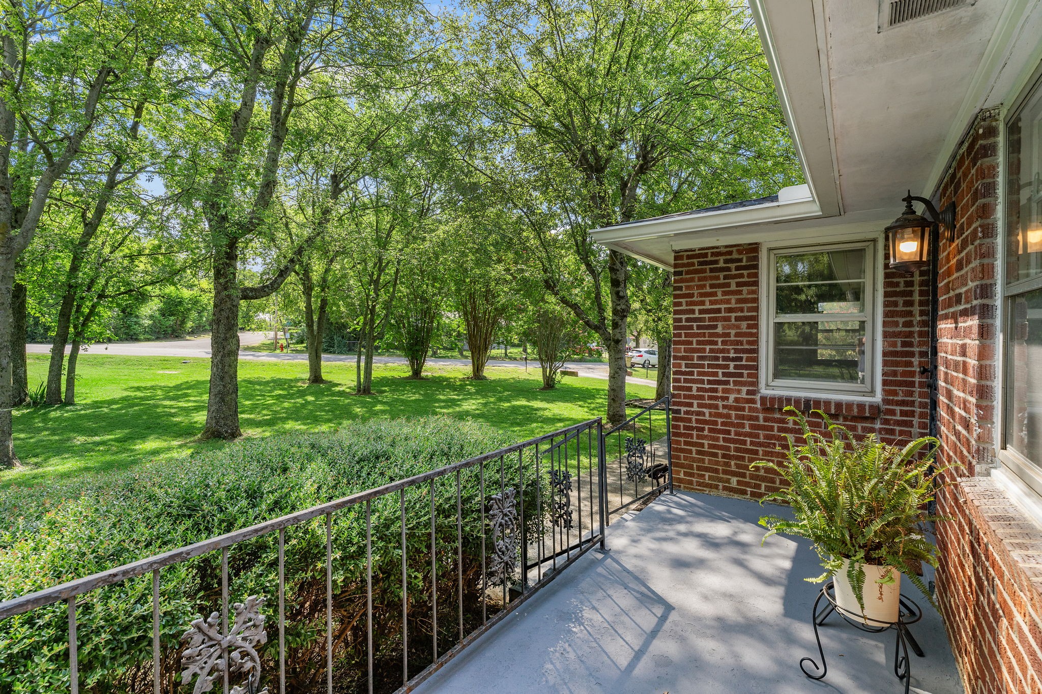 400 Farris Ave