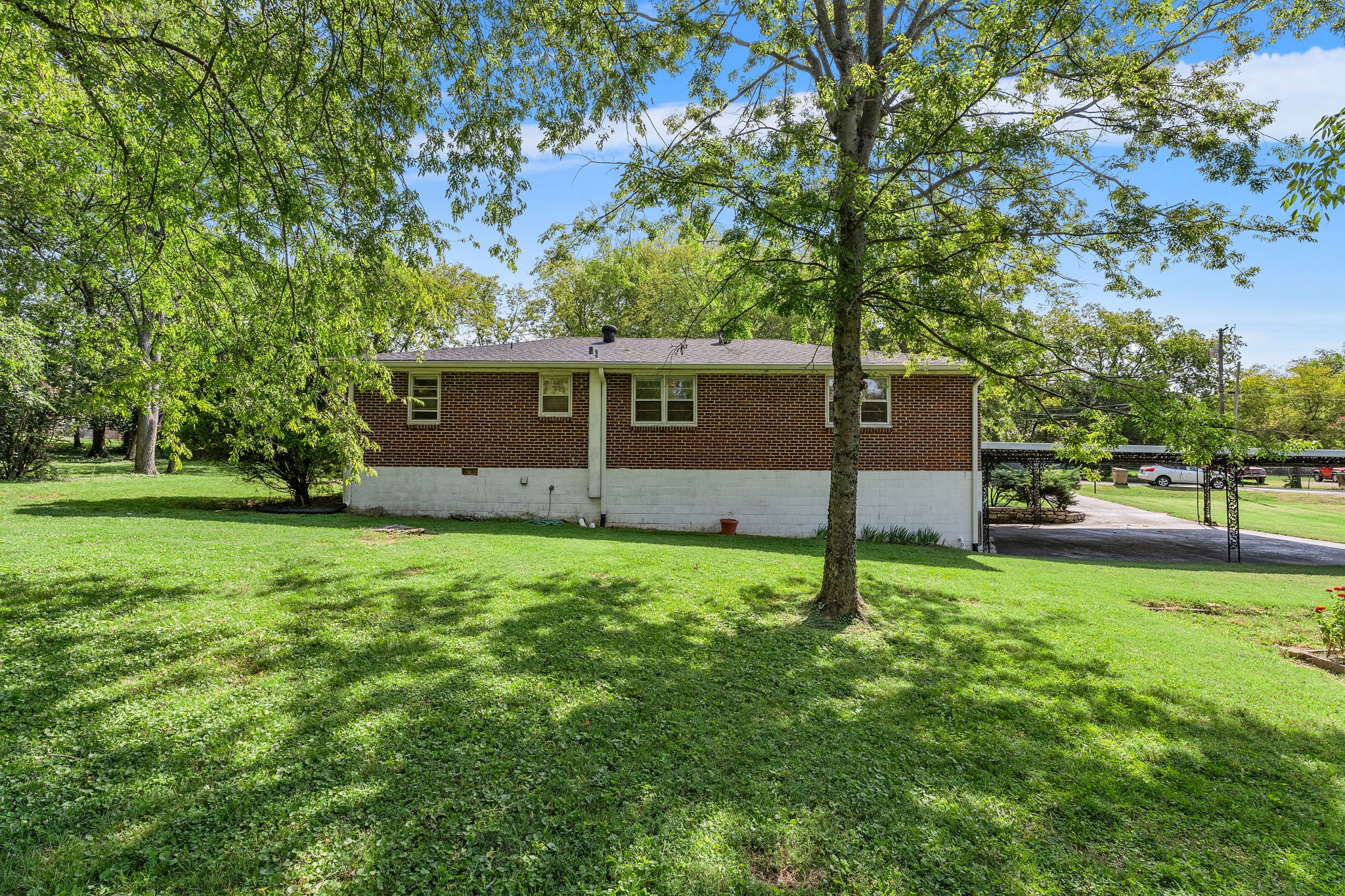 400 Farris Ave