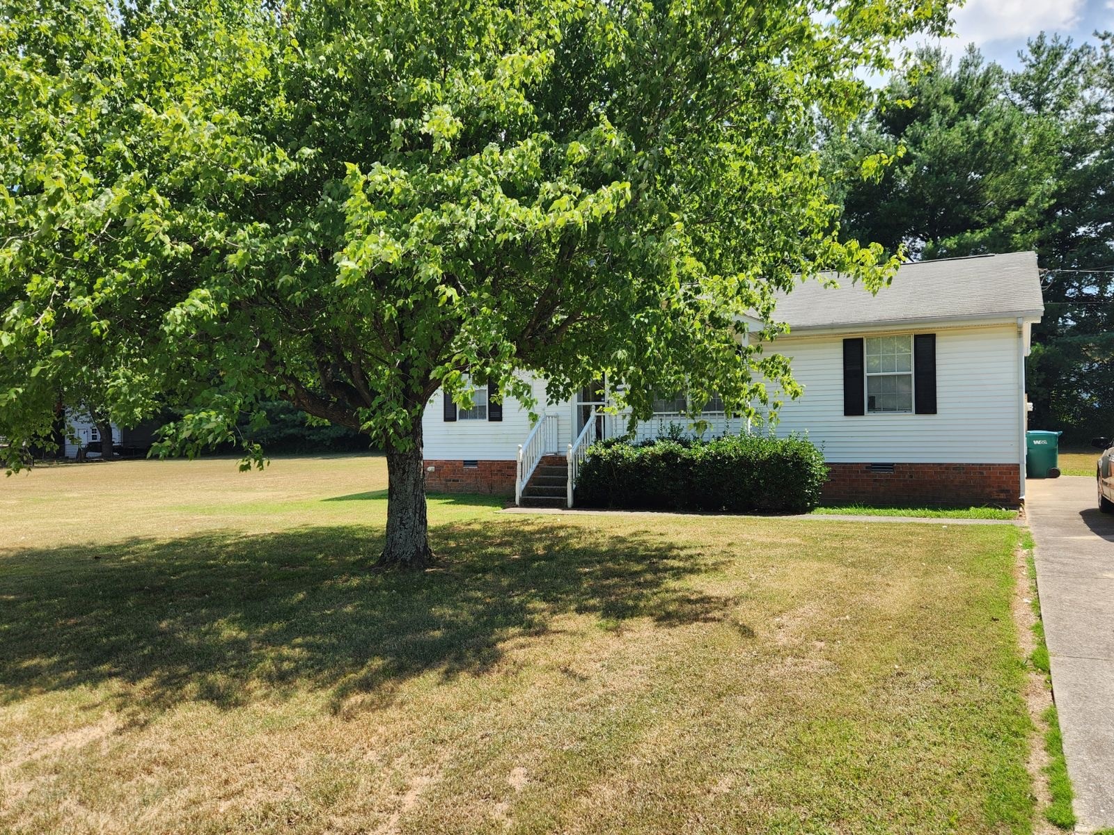 139 Neal Ave