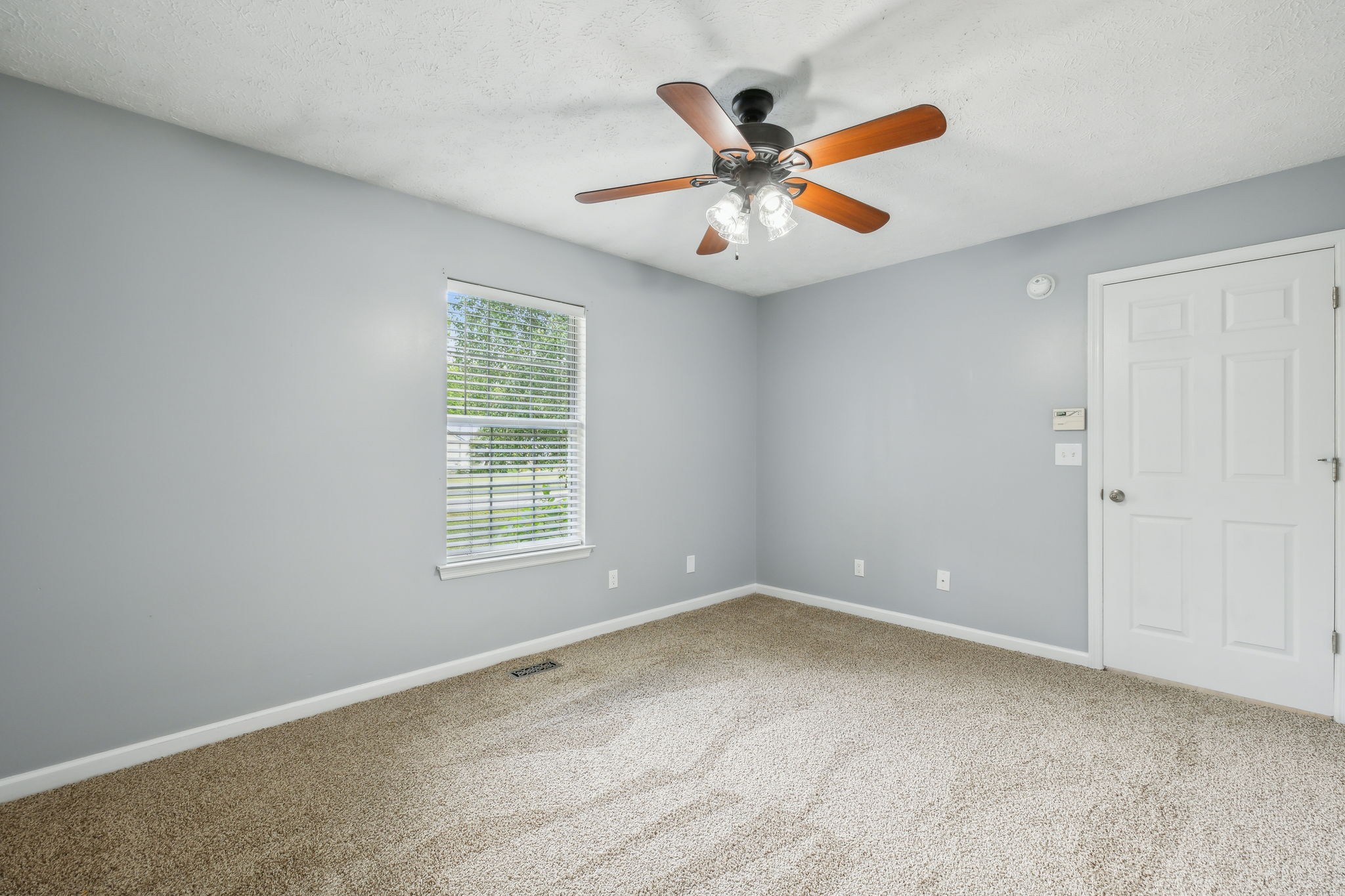 2479 Canterbury Chase