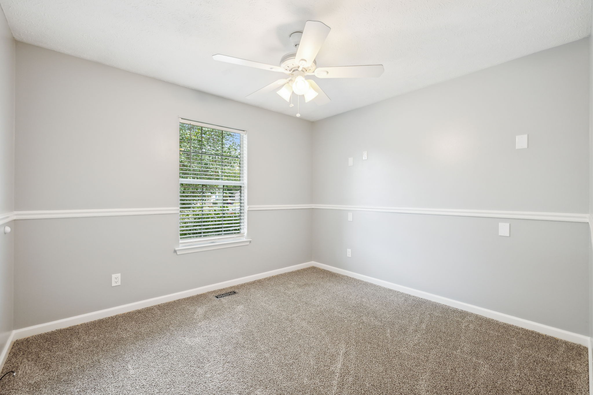 2479 Canterbury Chase
