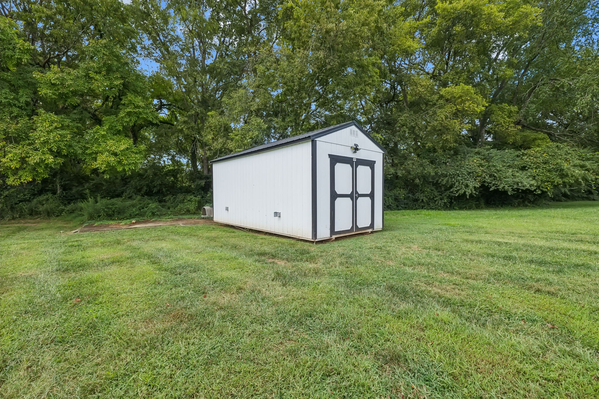 2479 Canterbury Chase
