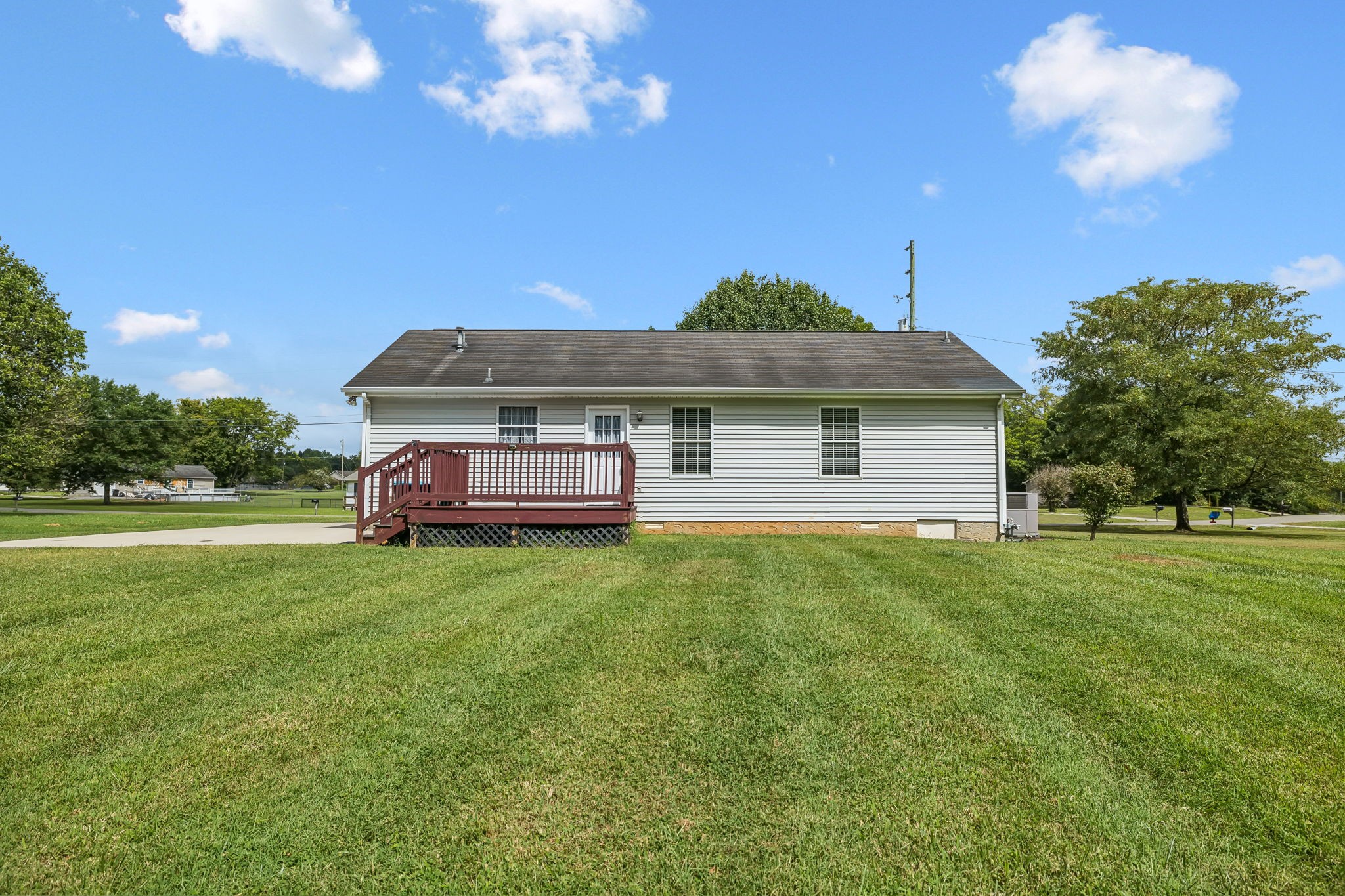 2479 Canterbury Chase