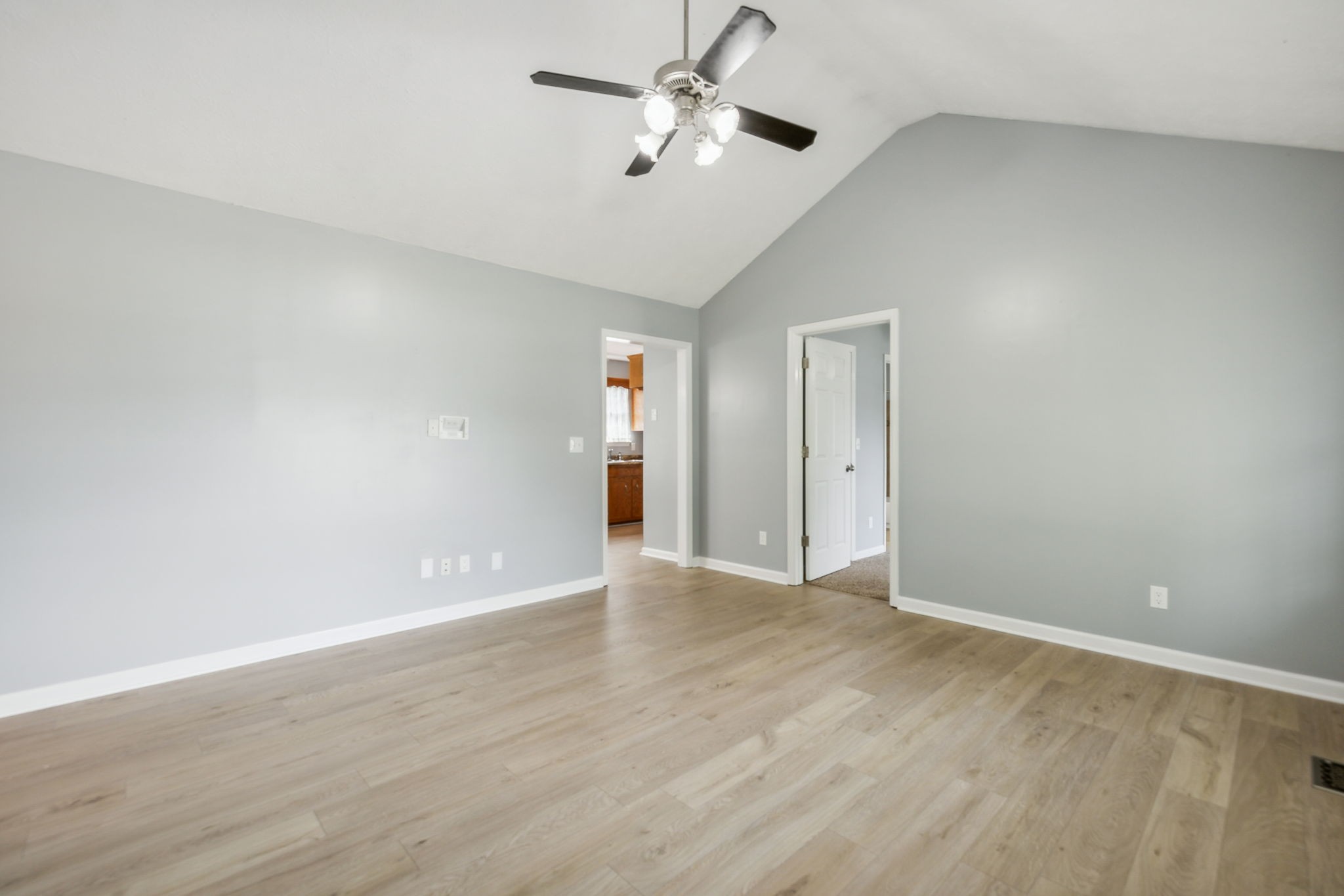 2479 Canterbury Chase