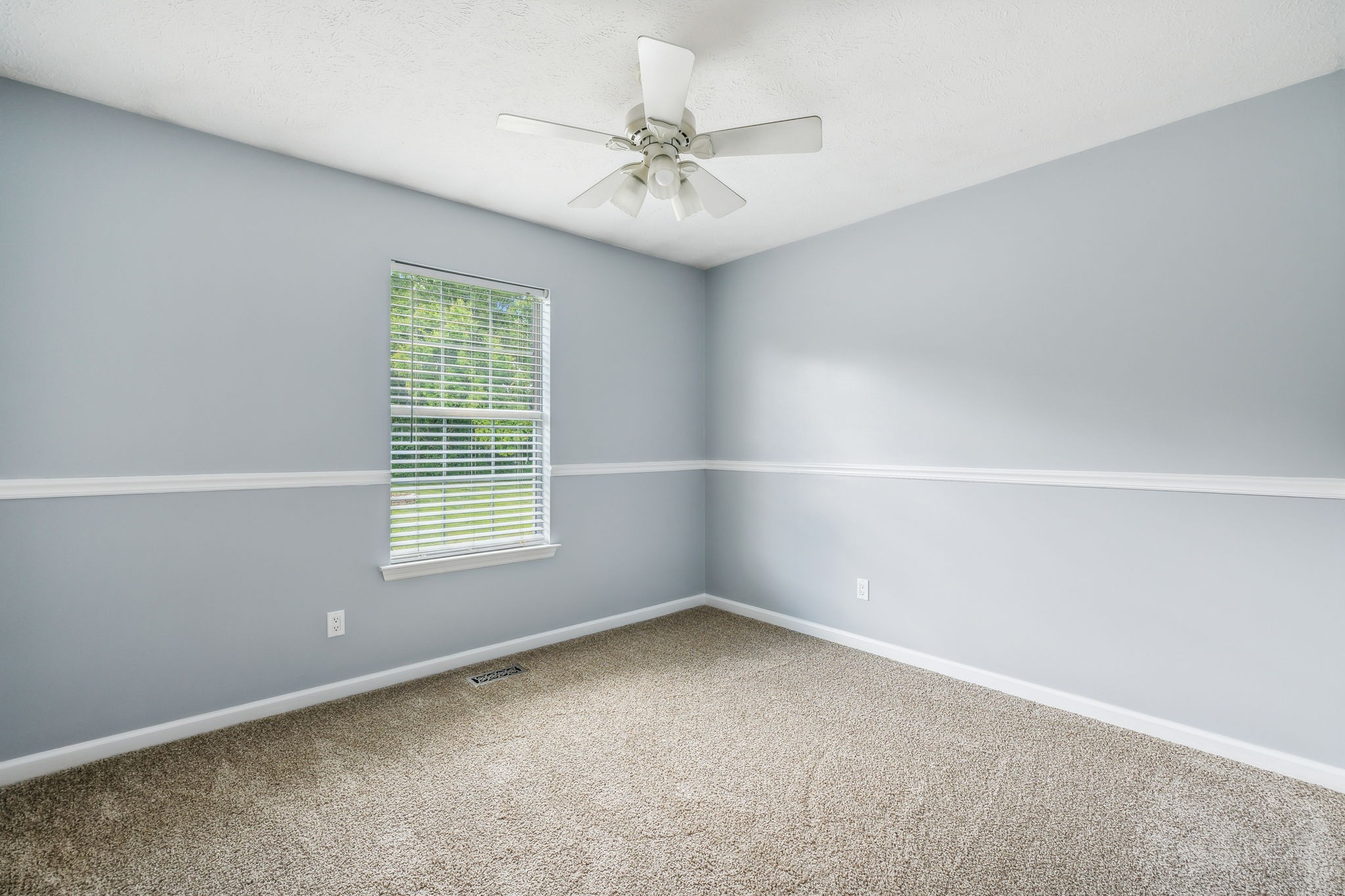 2479 Canterbury Chase