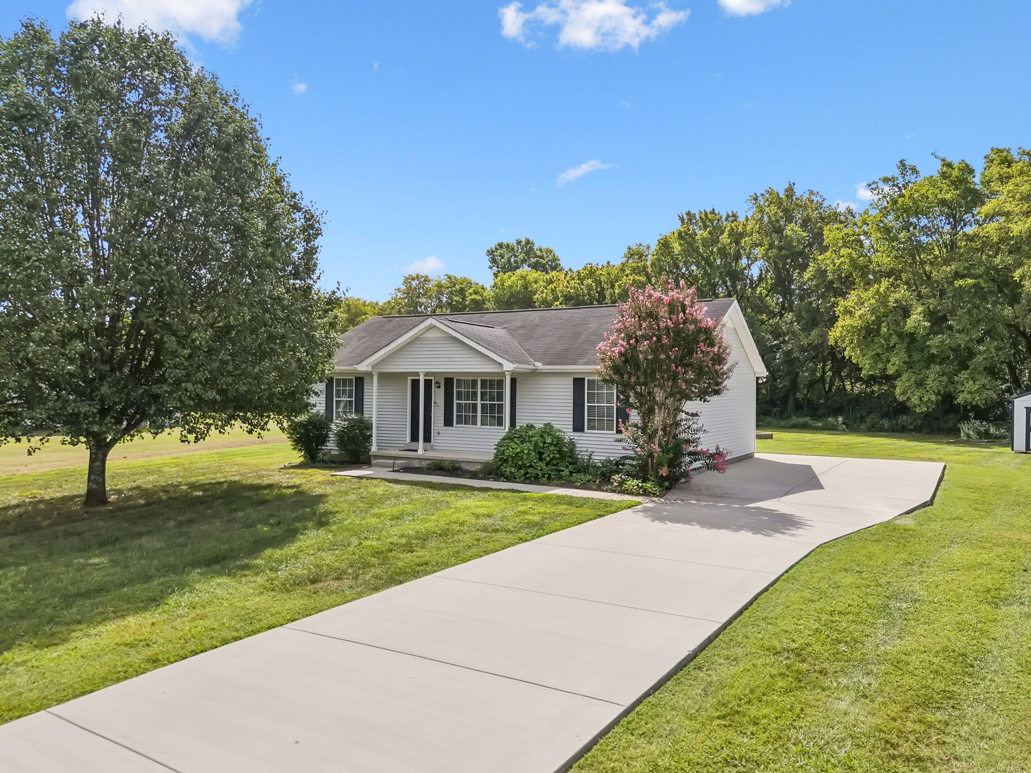 2479 Canterbury Chase