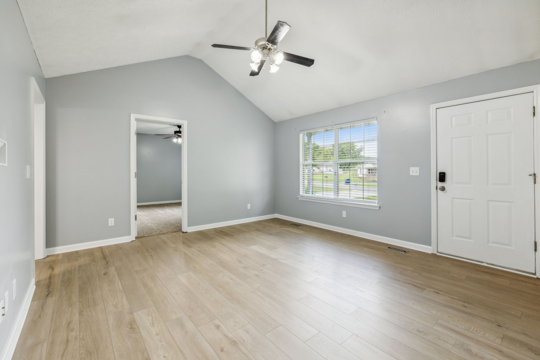 2479 Canterbury Chase