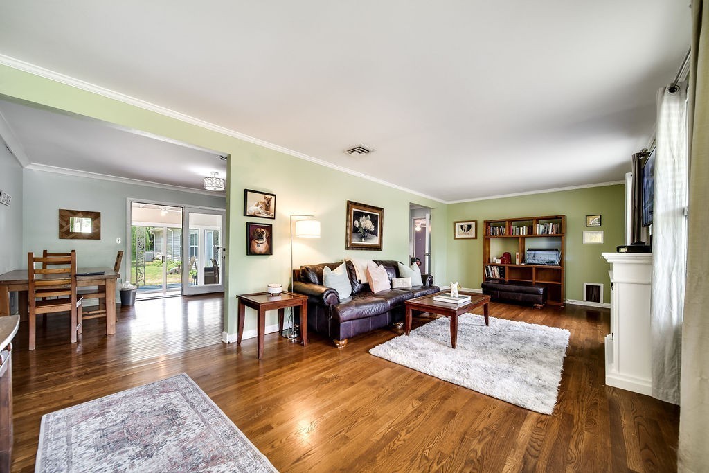 367 Lynn Dr