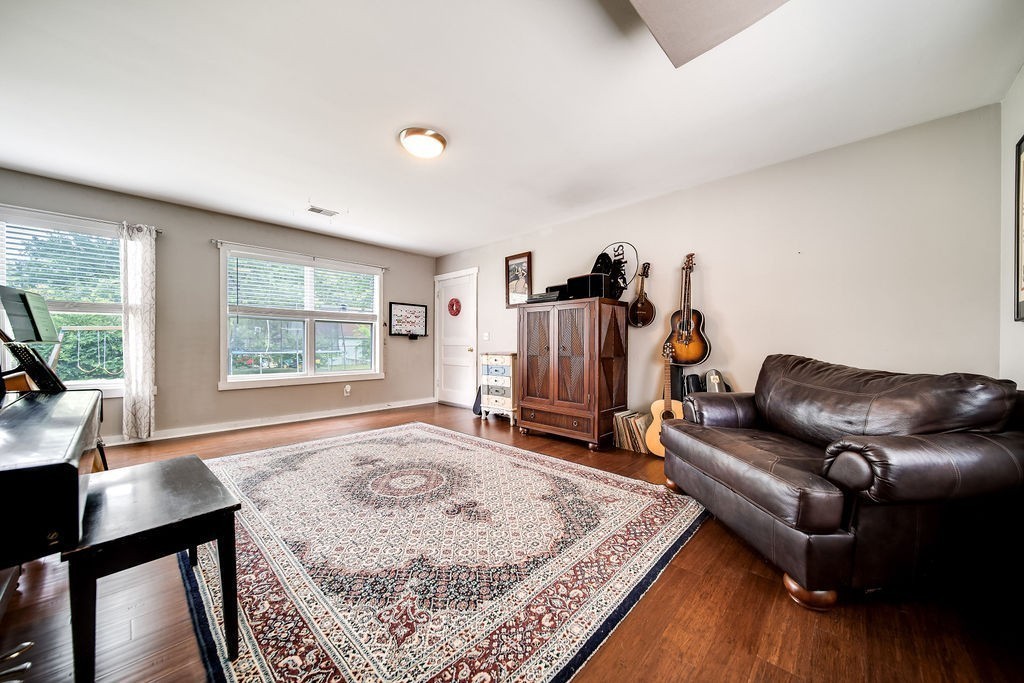 367 Lynn Dr