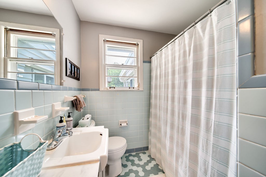 367 Lynn Dr