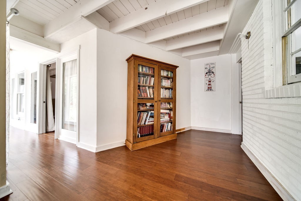 367 Lynn Dr