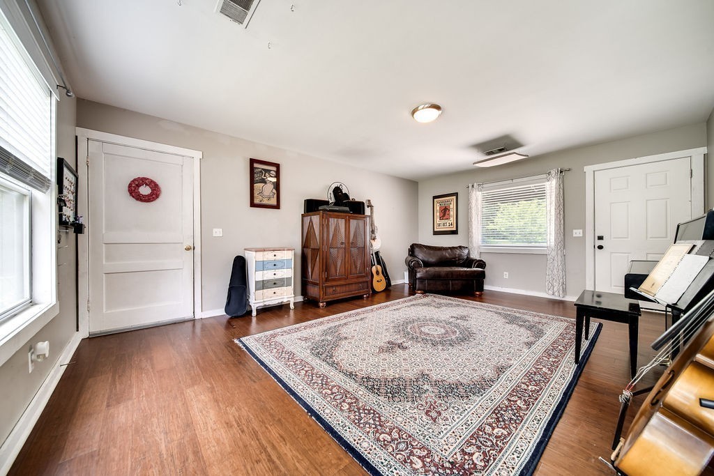 367 Lynn Dr