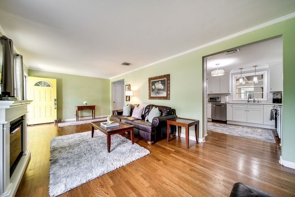 367 Lynn Dr