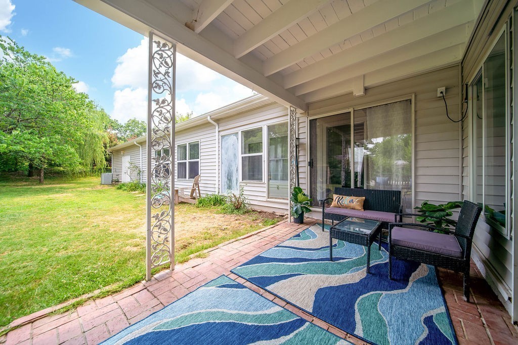 367 Lynn Dr