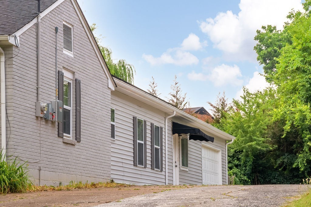 367 Lynn Dr