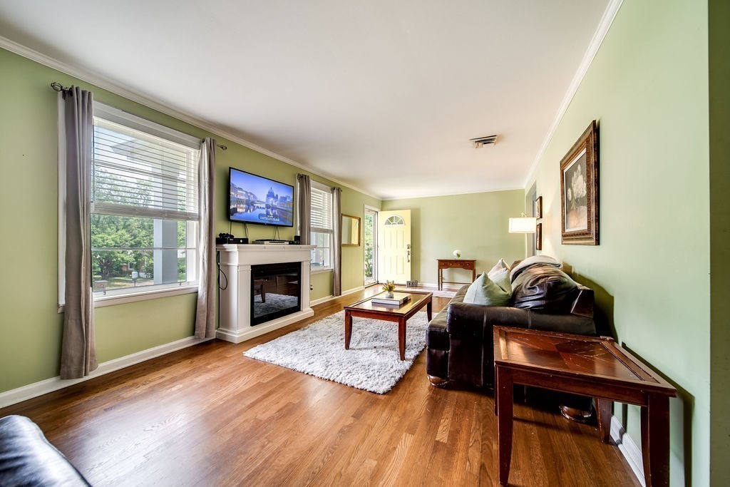 367 Lynn Dr